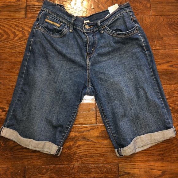 Levi's Pants - Levi’s Bermuda Shorts Levi's Pants - Levi’s Bermuda Shorts